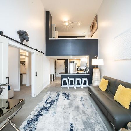 Modern Downtown Top Floor Penthouse With Bay Views Seattle Exterior photo