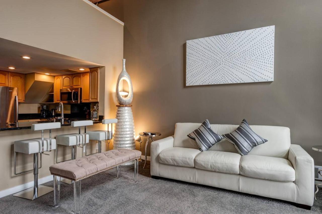 Modern Downtown Top Floor Penthouse With Bay Views Seattle Exterior photo