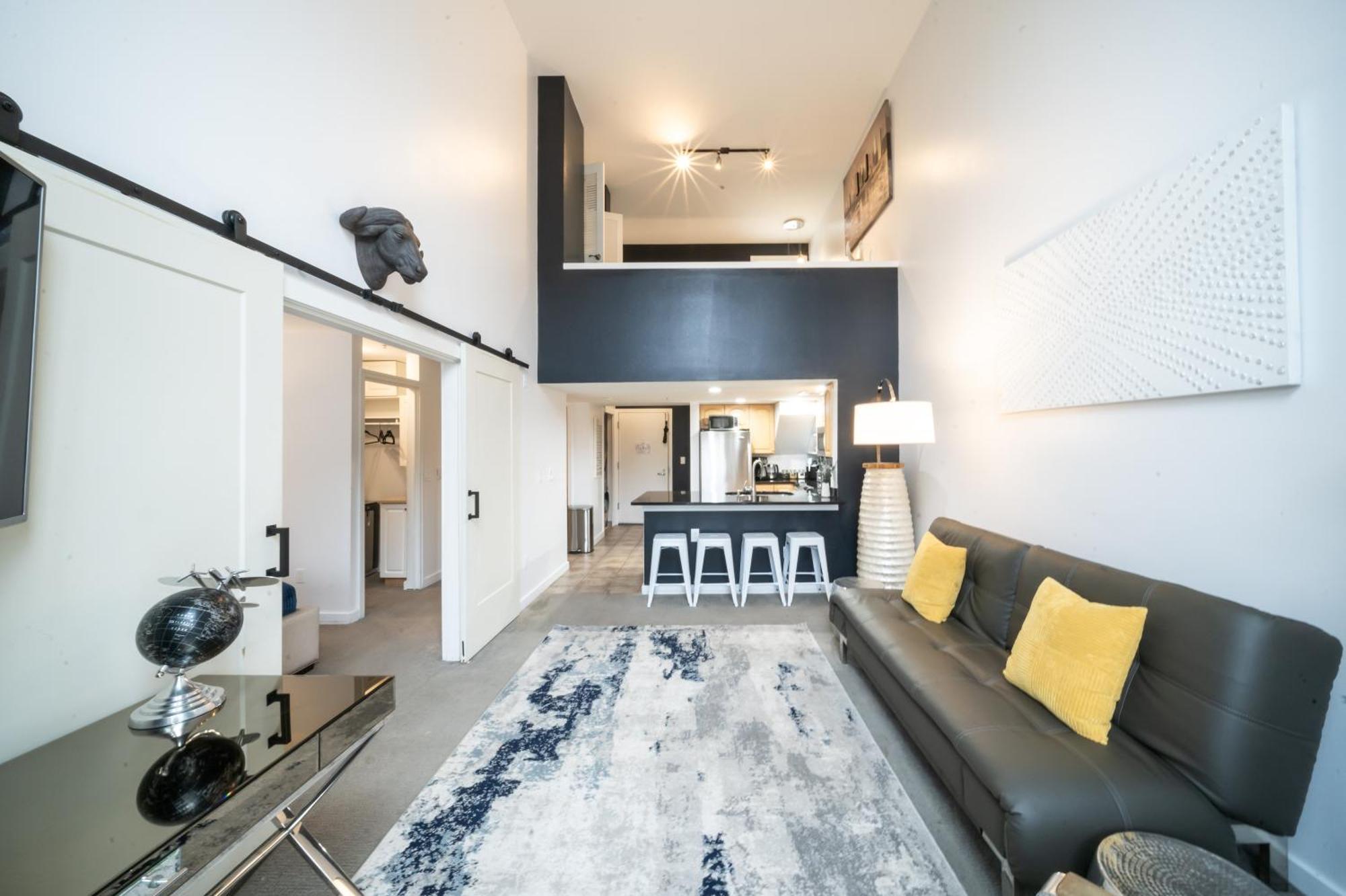 Modern Downtown Top Floor Penthouse With Bay Views Seattle Exterior photo